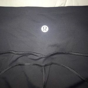 gray lululemon cropped leggings